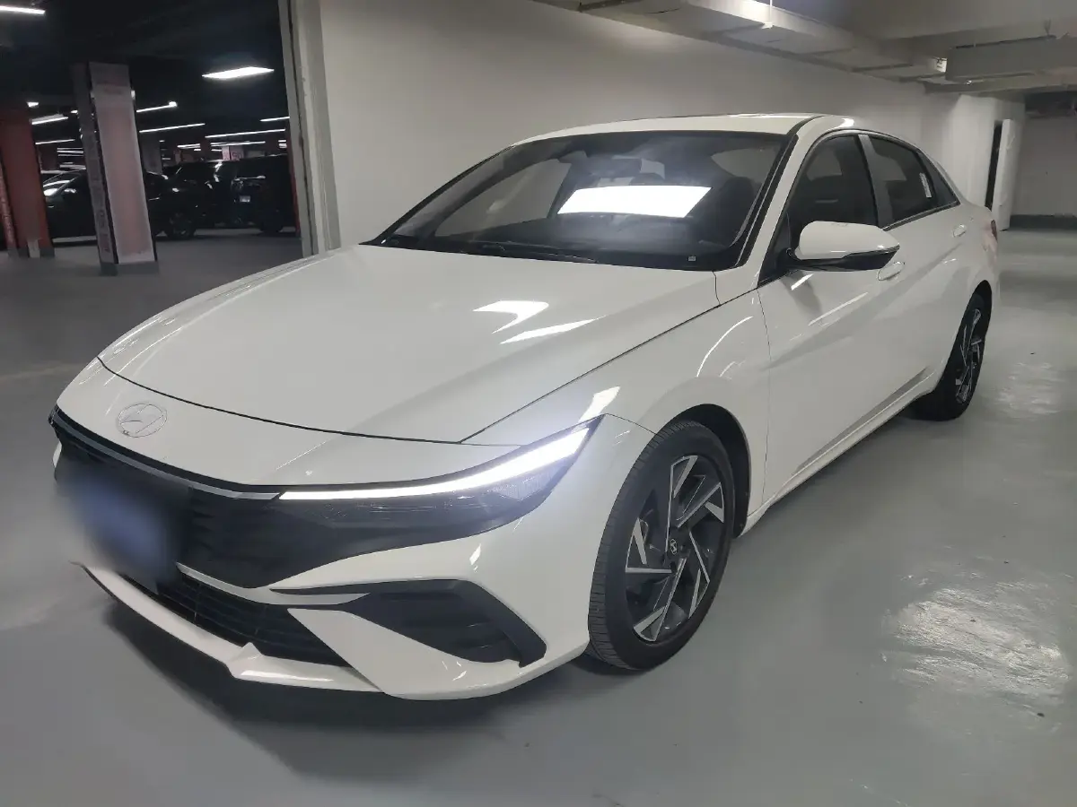 2023 Hyundai Elantra 1.5L 115HP L4 CVT