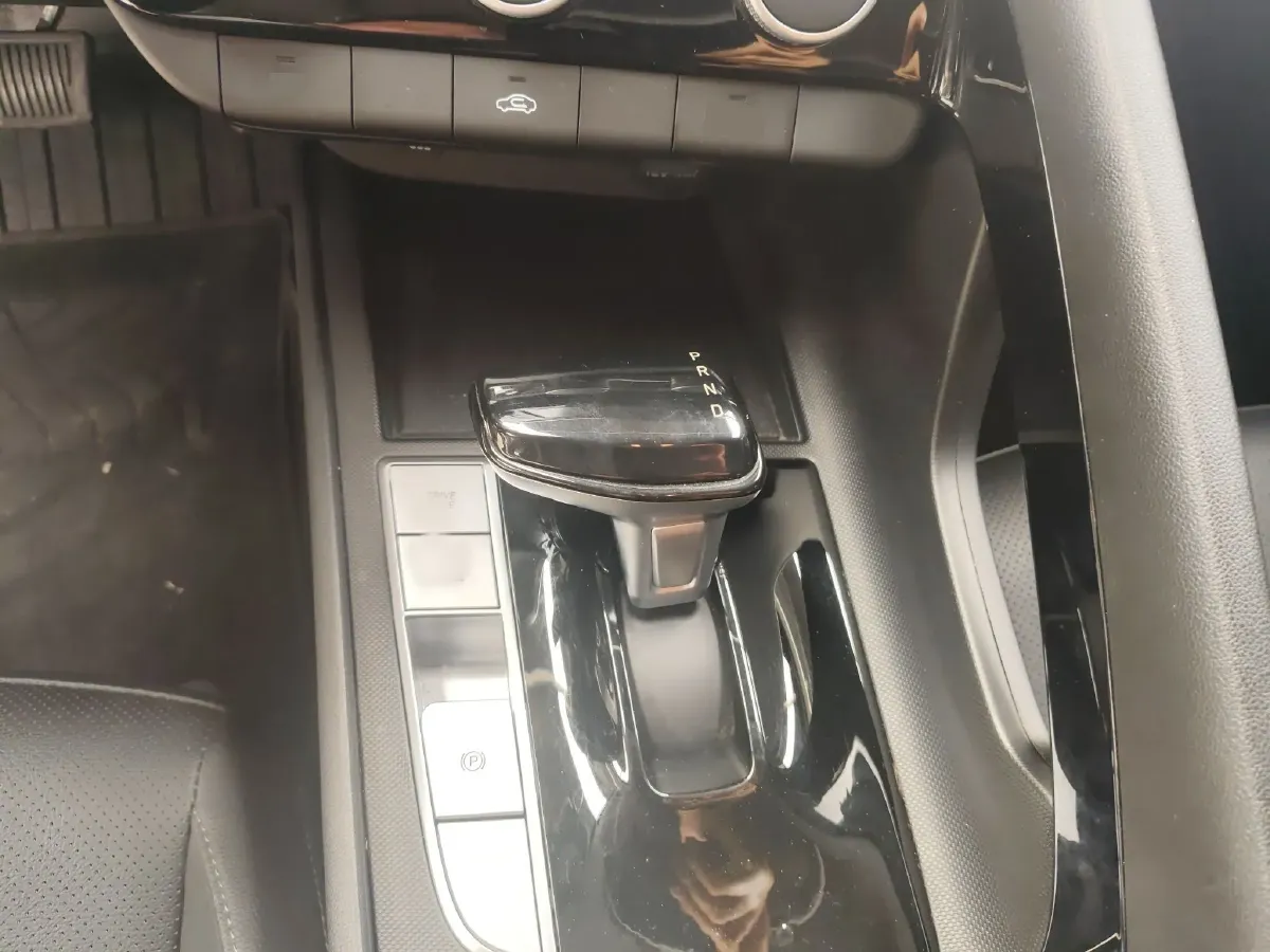 2023 Hyundai Elantra 1.5L 115HP L4 CVT,autocango,china used car exporter,china ev exporter,chinese used car exporter,chinese used ev exporter