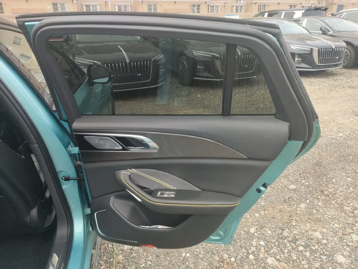 2023 HongQi H6 2.0T 252HP L4 8AT,autocango,china used car exporter,china ev exporter,chinese used car exporter,chinese used ev exporter