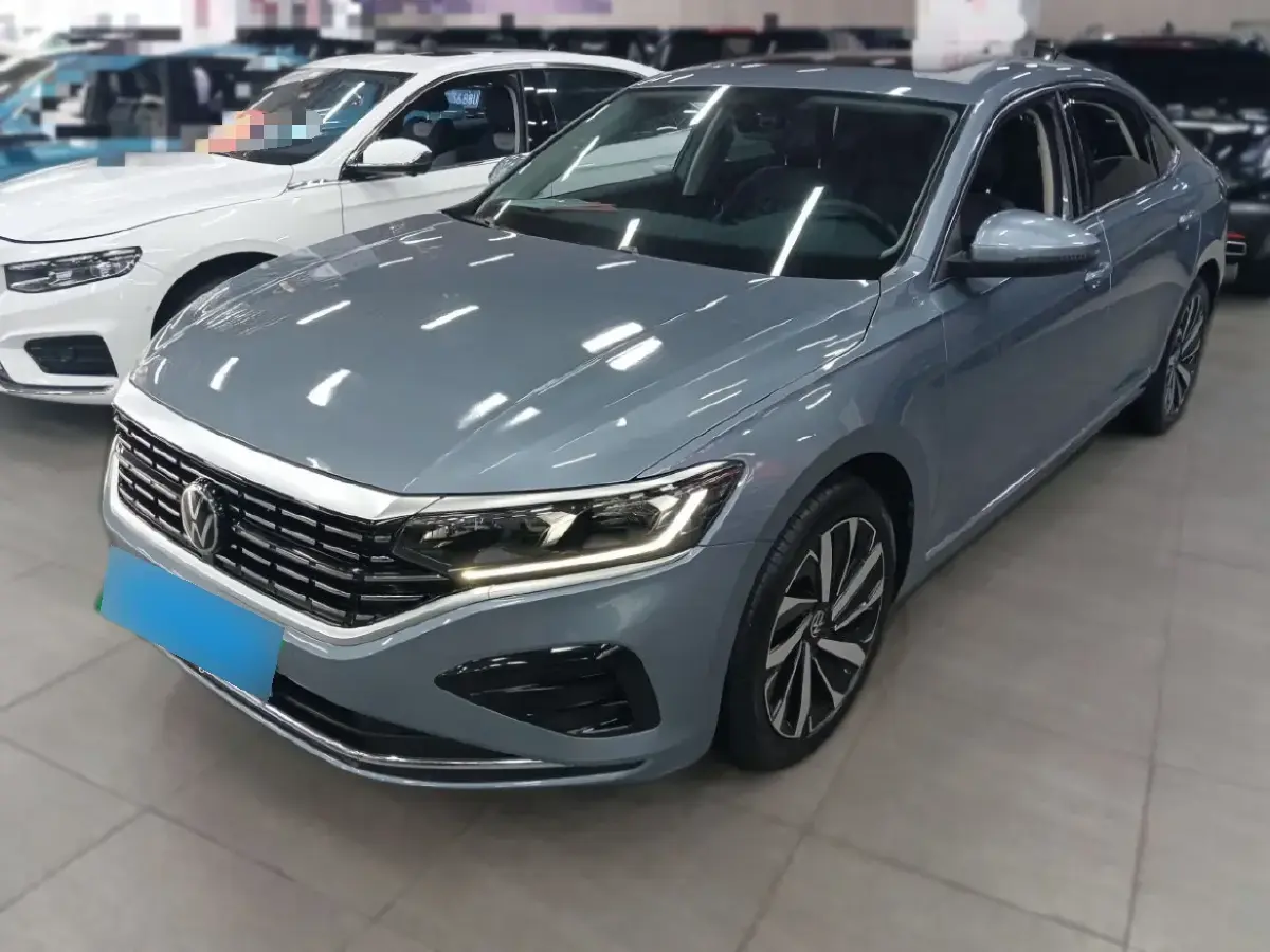 2023 Volkswagen Passat 2.0T 186HP L4 7DCT