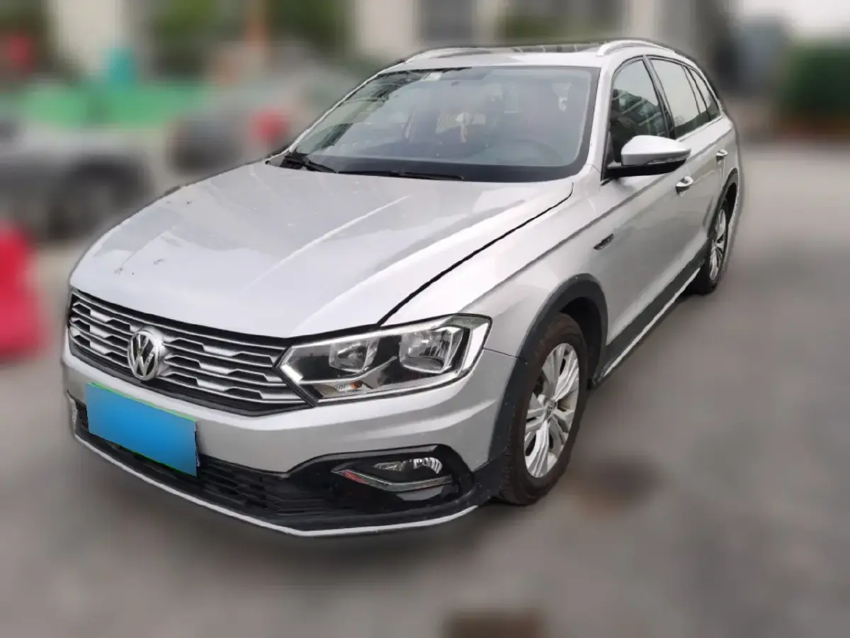 2017 Volkswagen C-Trek 1.4T 131HP L4 7DCT