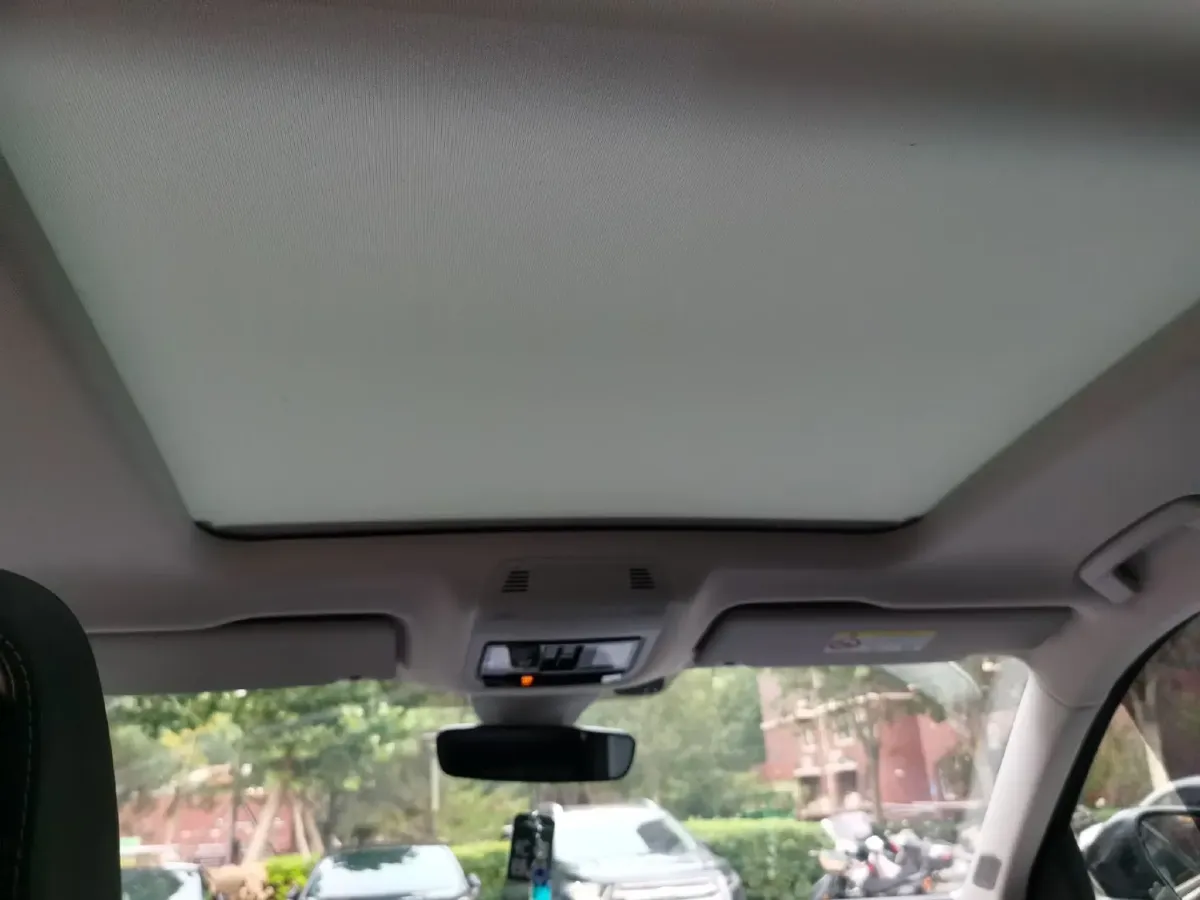 2024 Volkswagen Tavendor 2.0T 220HP L4 7DCT,autocango,china used car exporter,china ev exporter,chinese used car exporter,chinese used ev exporter