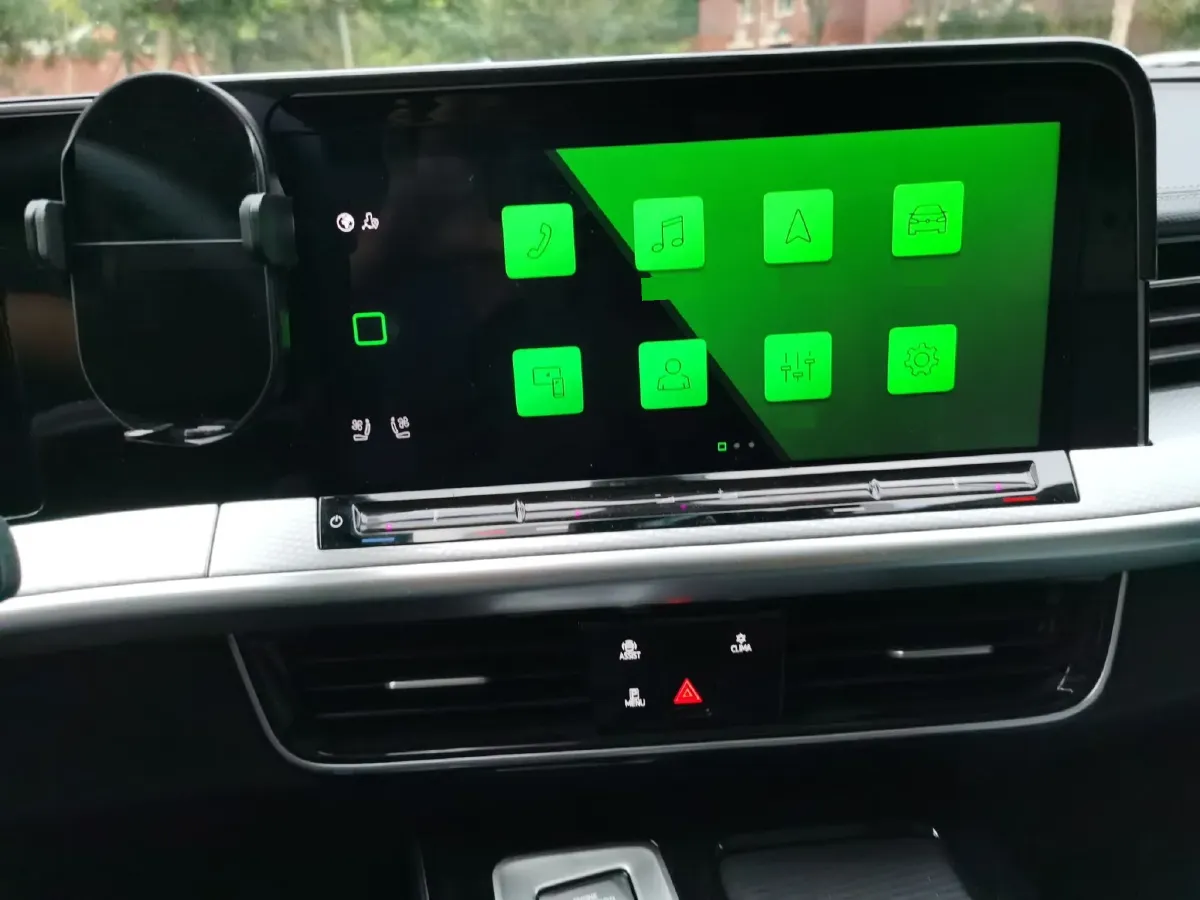 2024 Volkswagen Tavendor 2.0T 220HP L4 7DCT,autocango,china used car exporter,china ev exporter,chinese used car exporter,chinese used ev exporter