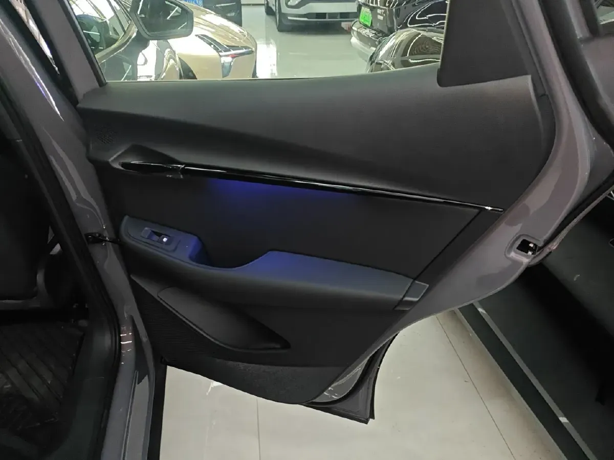 2024 Volkswagen ID.UNYX 06 BEV 80.2KWH,autocango,china used car exporter,china ev exporter,chinese used car exporter,chinese used ev exporter