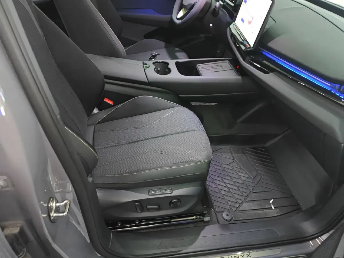 2024 Volkswagen ID.UNYX 06 BEV 80.2KWH,autocango,china used car exporter,china ev exporter,chinese used car exporter,chinese used ev exporter