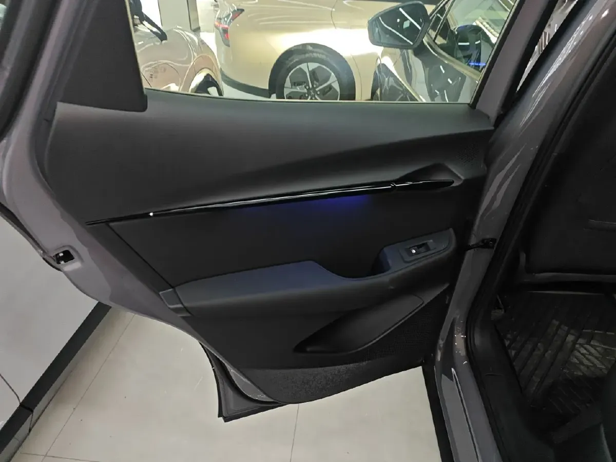 2024 Volkswagen ID.UNYX 06 BEV 80.2KWH,autocango,china used car exporter,china ev exporter,chinese used car exporter,chinese used ev exporter