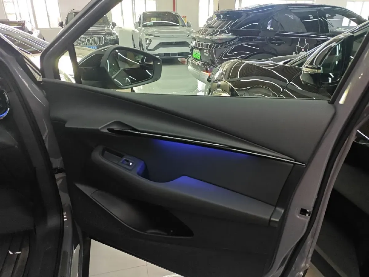 2024 Volkswagen ID.UNYX 06 BEV 80.2KWH,autocango,china used car exporter,china ev exporter,chinese used car exporter,chinese used ev exporter