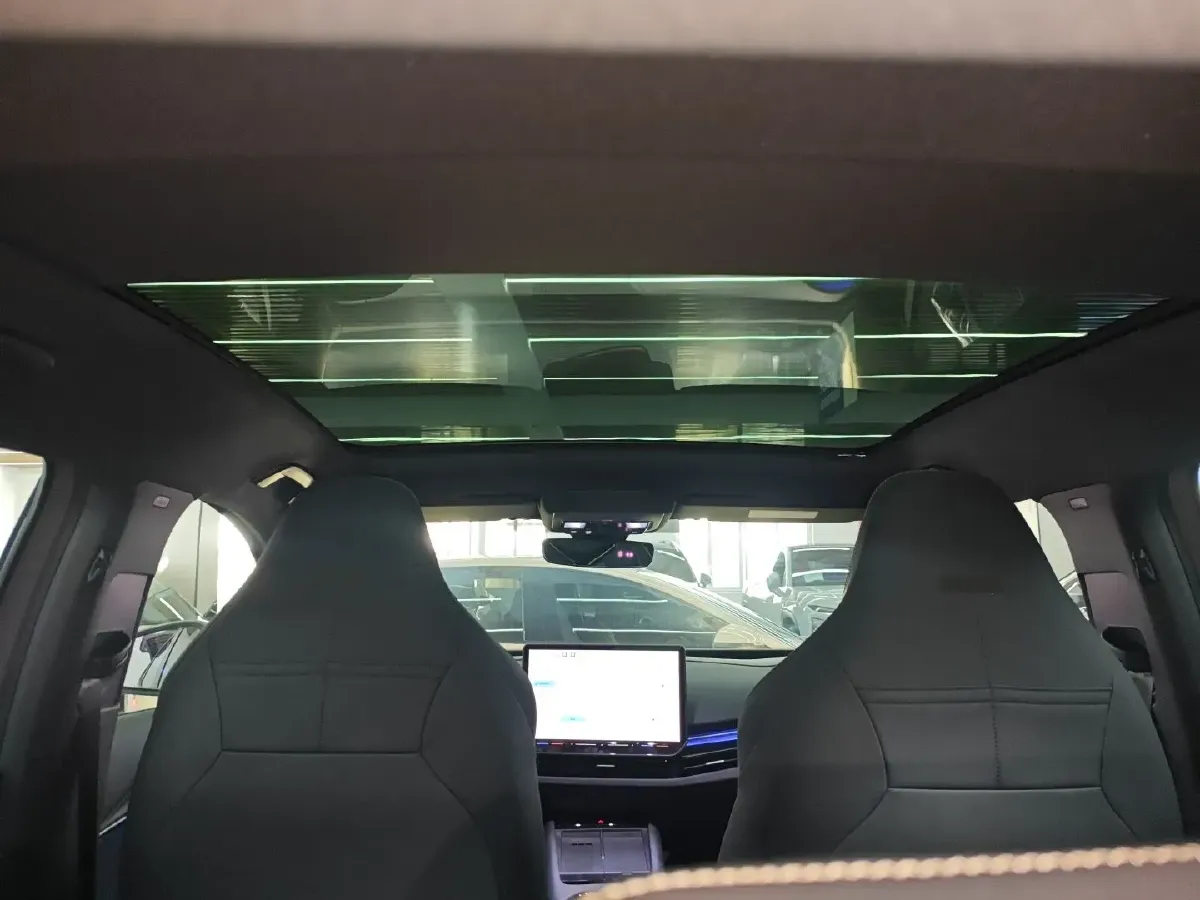 2024 Volkswagen ID.UNYX 06 BEV 80.2KWH,autocango,china used car exporter,china ev exporter,chinese used car exporter,chinese used ev exporter