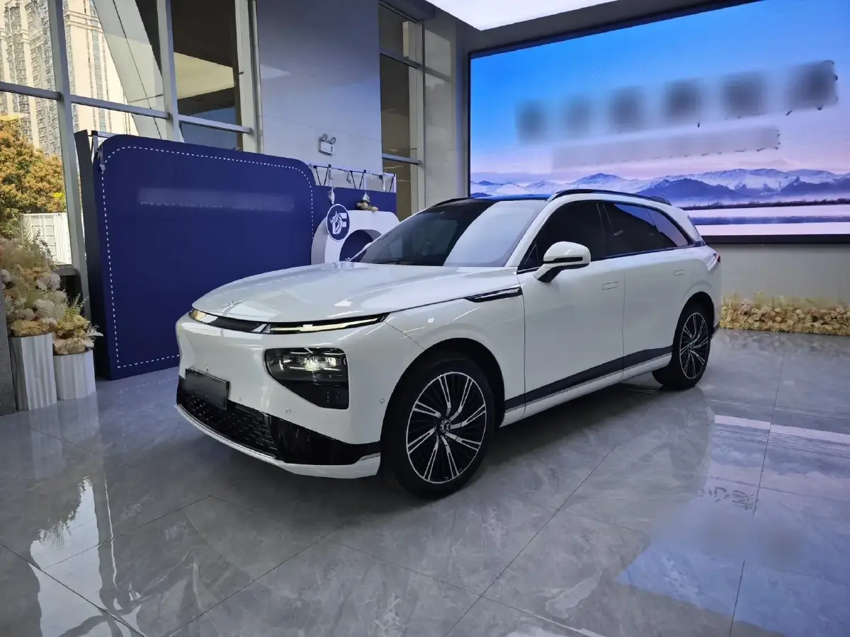 2022 Xpeng G9 BEV 98KWH