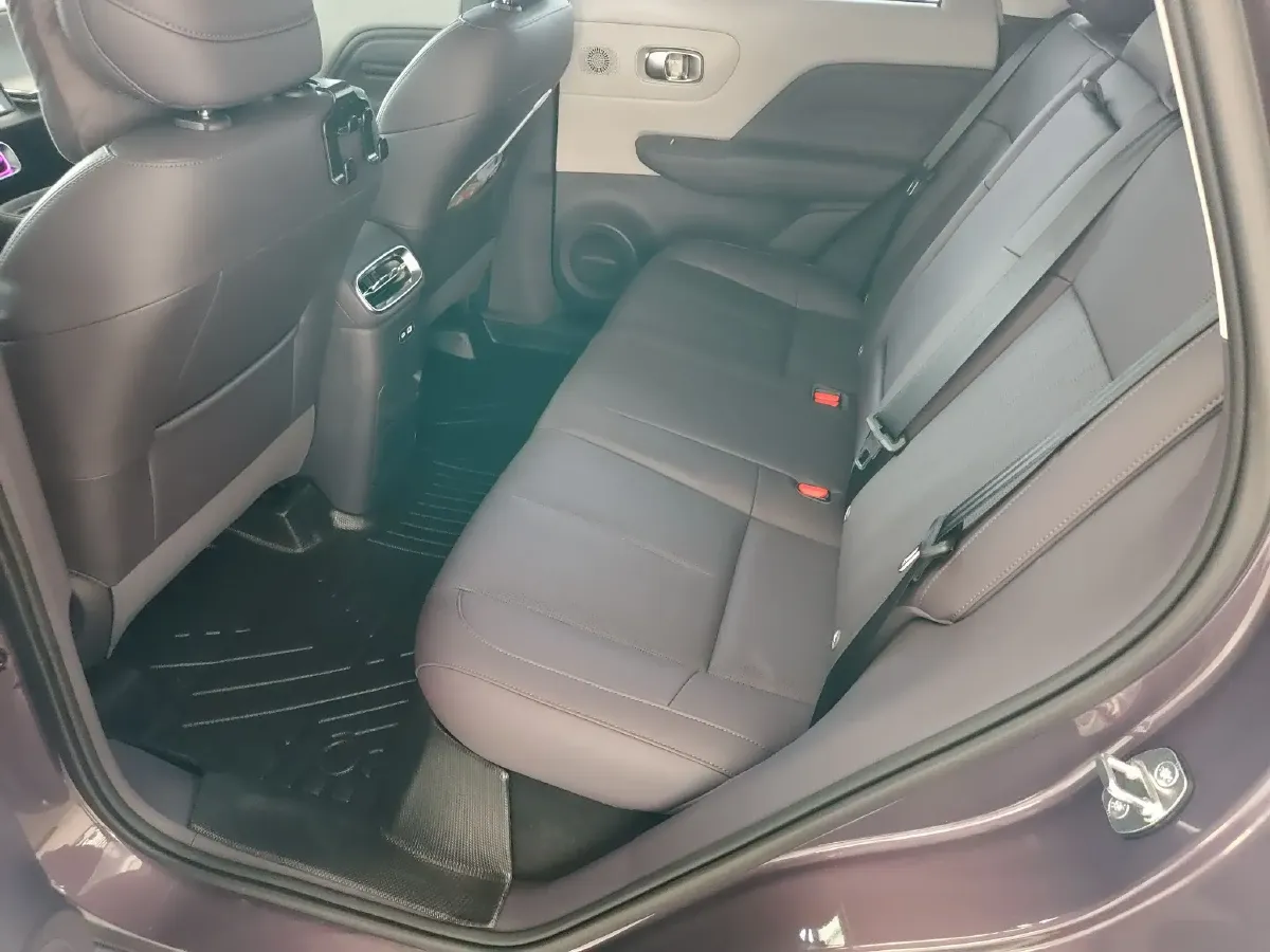 2025 Leapmotor B10 BEV 56.2KWH,autocango,china used car exporter,china ev exporter,chinese used car exporter,chinese used ev exporter