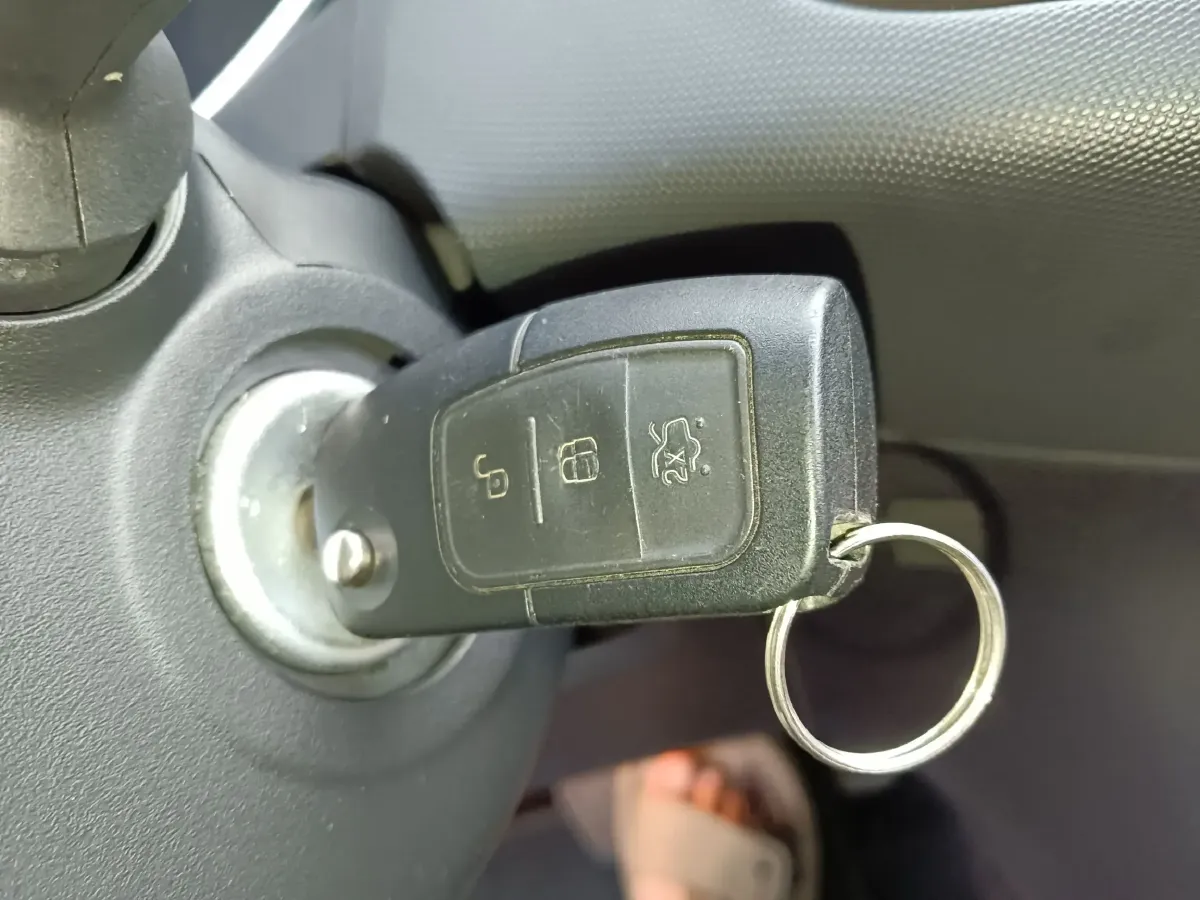 2013 Ford Fiesta 1.5L 110HP L4 6DCT,autocango,china used car exporter,china ev exporter,chinese used car exporter,chinese used ev exporter