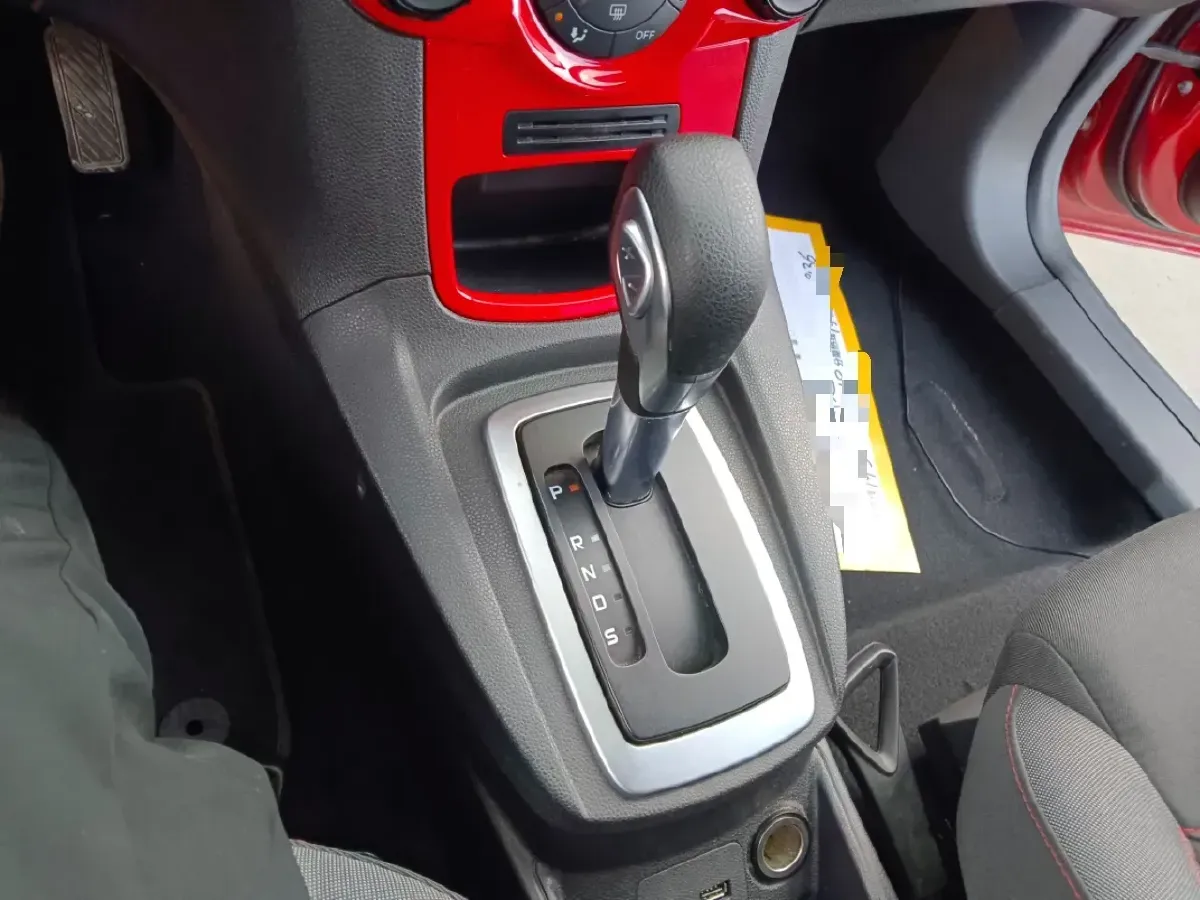 2013 Ford Fiesta 1.5L 110HP L4 6DCT,autocango,china used car exporter,china ev exporter,chinese used car exporter,chinese used ev exporter