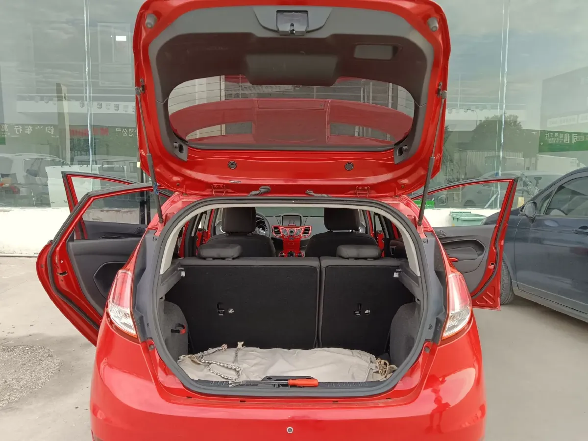 2013 Ford Fiesta 1.5L 110HP L4 6DCT,autocango,china used car exporter,china ev exporter,chinese used car exporter,chinese used ev exporter