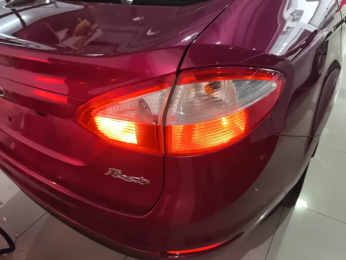 2013 Ford Fiesta 1.5L 110HP L4 6DCT,autocango,china used car exporter,china ev exporter,chinese used car exporter,chinese used ev exporter