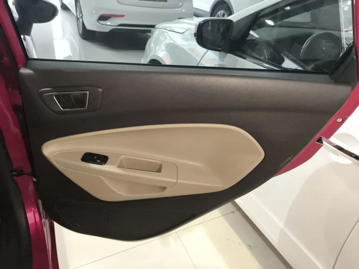 2013 Ford Fiesta 1.5L 110HP L4 6DCT,autocango,china used car exporter,china ev exporter,chinese used car exporter,chinese used ev exporter