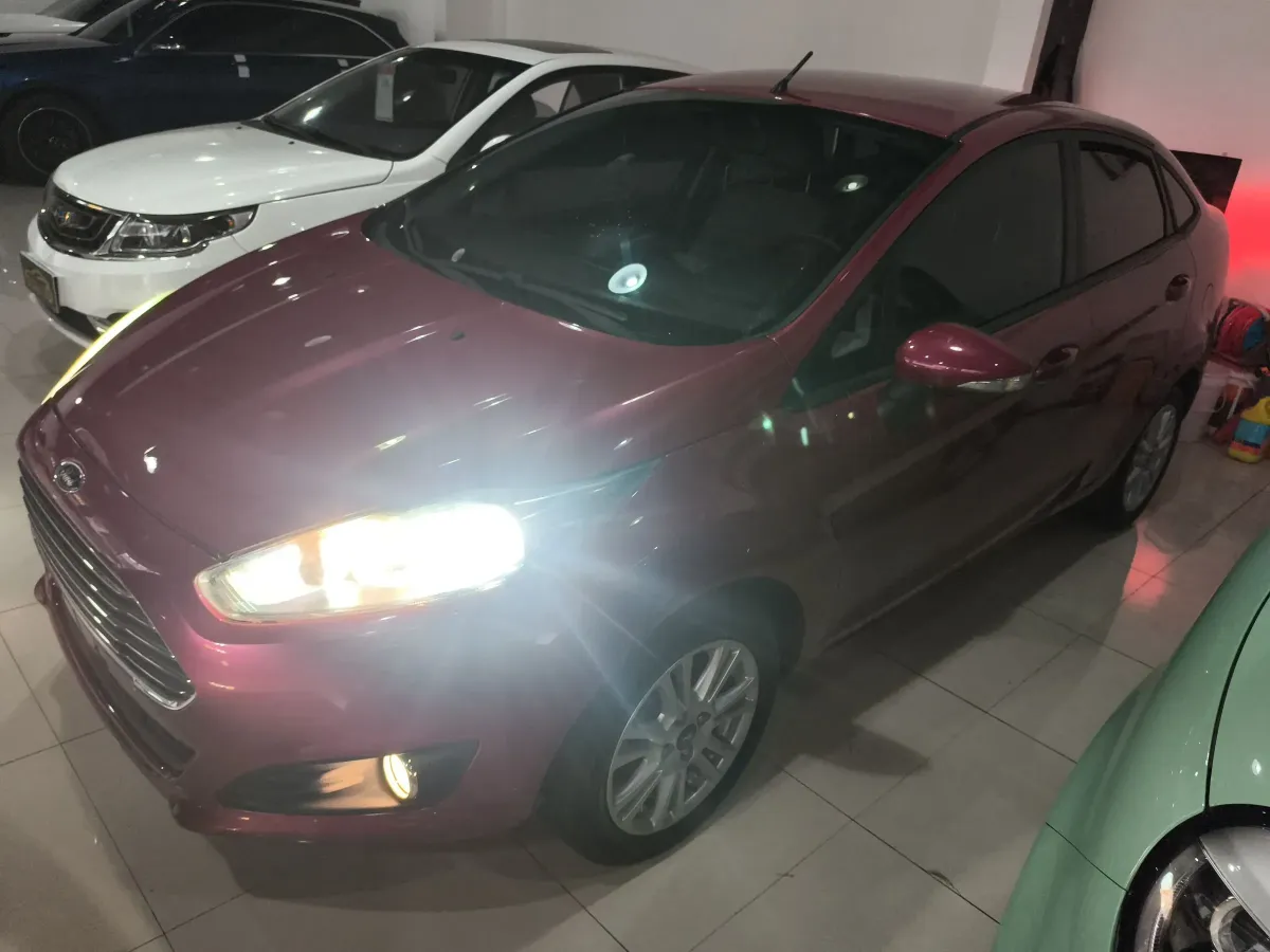 2013 Ford Fiesta 1.5L 110HP L4 6DCT,autocango,china used car exporter,china ev exporter,chinese used car exporter,chinese used ev exporter
