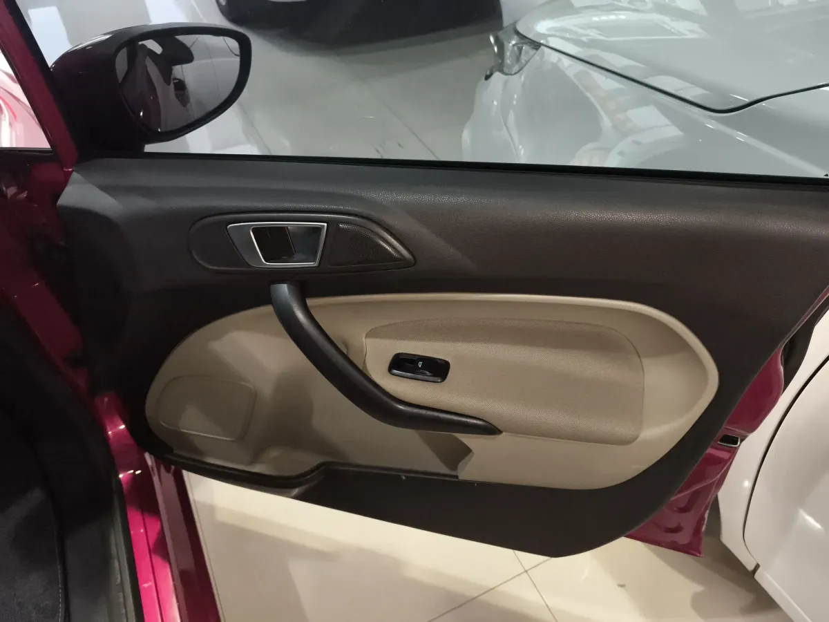 2013 Ford Fiesta 1.5L 110HP L4 6DCT,autocango,china used car exporter,china ev exporter,chinese used car exporter,chinese used ev exporter