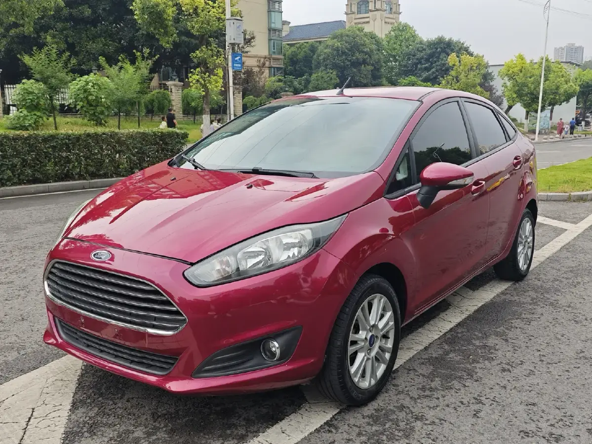 2013 Ford Fiesta 1.5L 110HP L4 6DCT