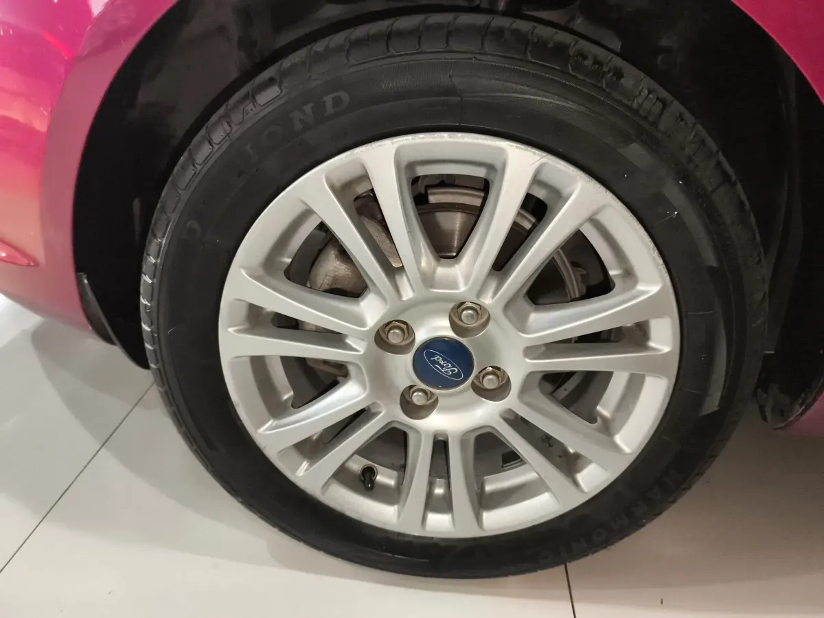 2013 Ford Fiesta 1.5L 110HP L4 6DCT,autocango,china used car exporter,china ev exporter,chinese used car exporter,chinese used ev exporter