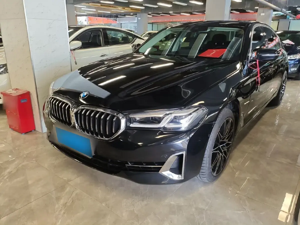 2022 BMW 5 Series 2.0T 252HP L4 8AT