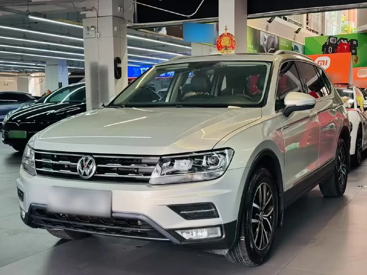 2017 Volkswagen Tiguan L 1.8T 180HP L4 7DCT