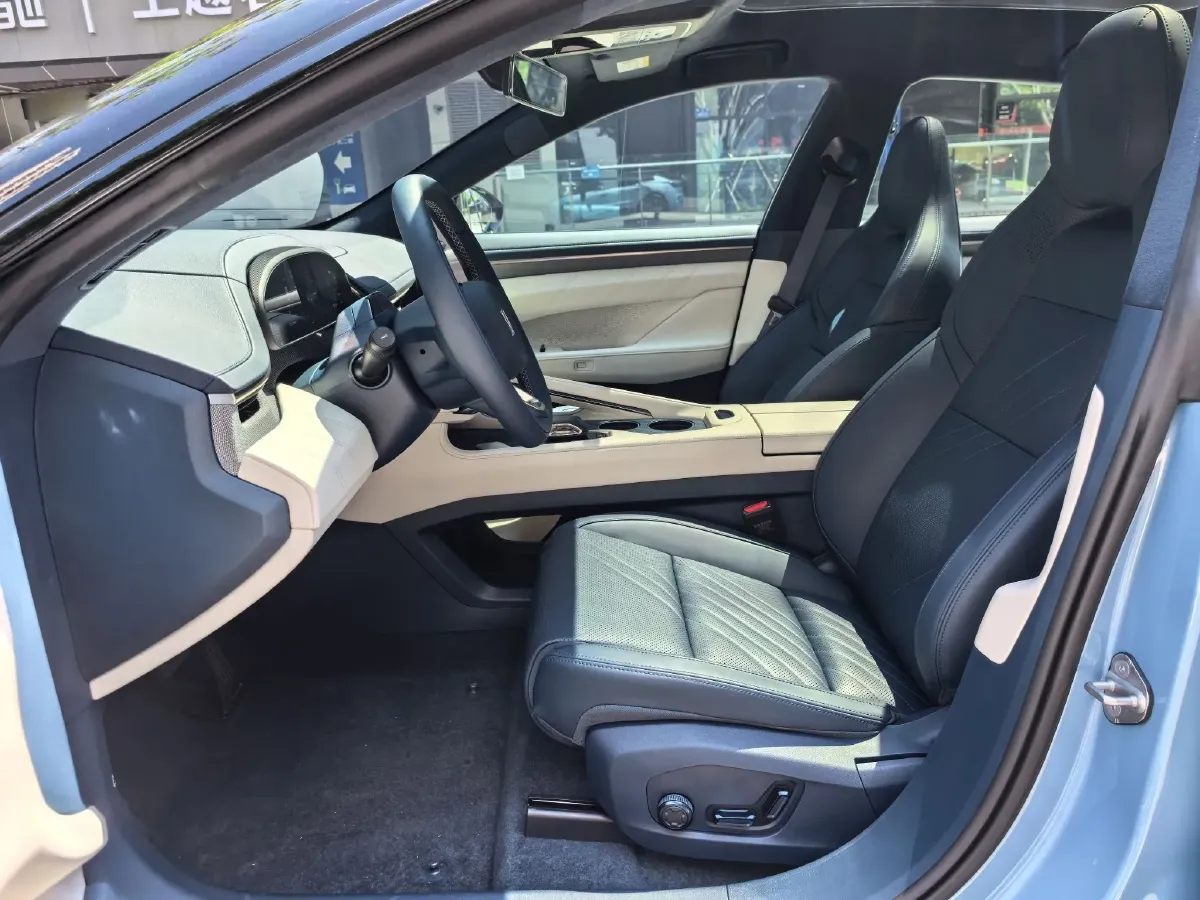 2025 Zeekr 001 BEV 100KWH,autocango,china used car exporter,china ev exporter,chinese used car exporter,chinese used ev exporter