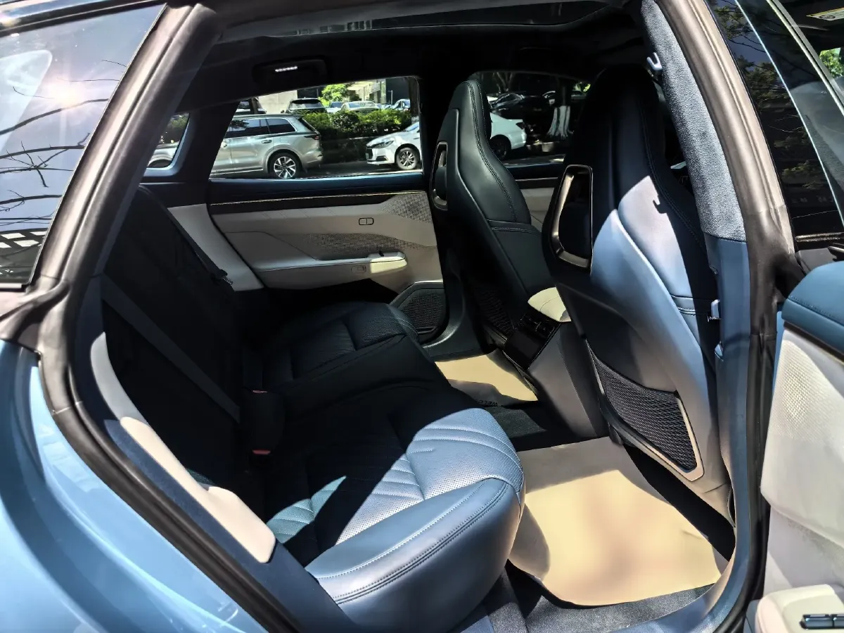 2025 Zeekr 001 BEV 100KWH,autocango,china used car exporter,china ev exporter,chinese used car exporter,chinese used ev exporter