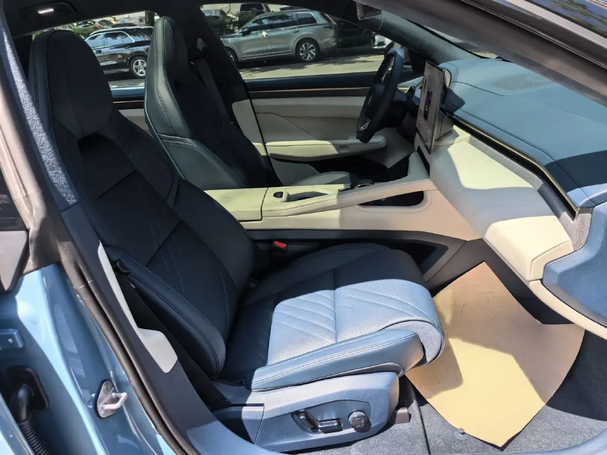 2025 Zeekr 001 BEV 100KWH,autocango,china used car exporter,china ev exporter,chinese used car exporter,chinese used ev exporter