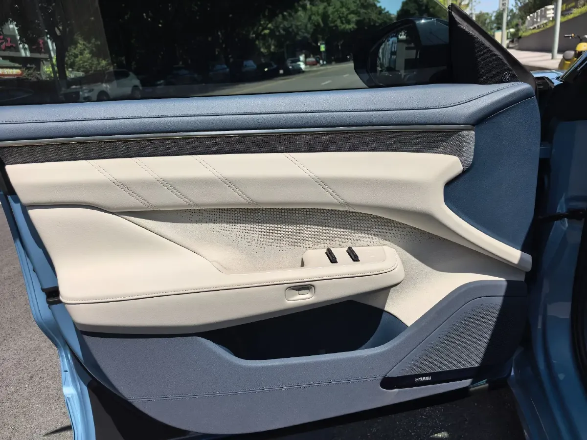 2025 Zeekr 001 BEV 100KWH,autocango,china used car exporter,china ev exporter,chinese used car exporter,chinese used ev exporter