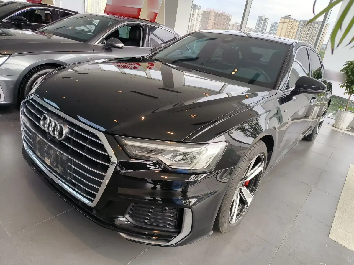 2022 Audi A6L 2.0T 190HP L4 7DCT