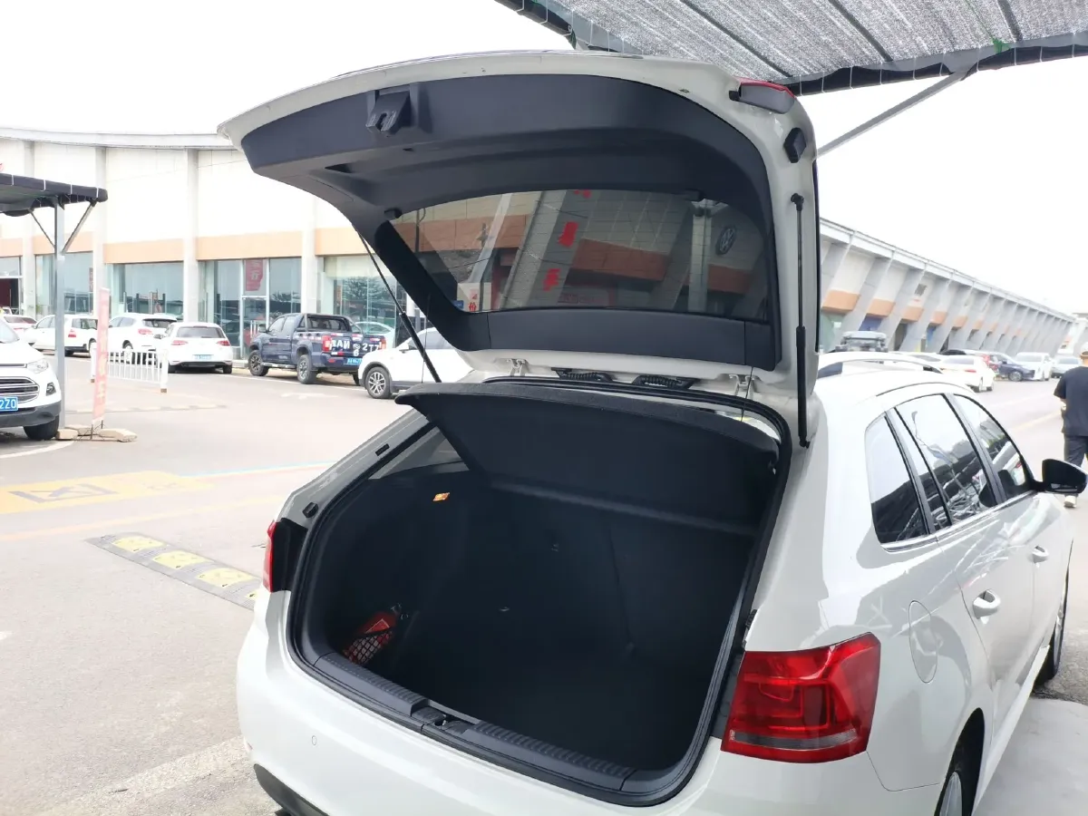 2015 Volkswagen Gran Lavida 1.6L 110HP L4 6AT,autocango,china used car exporter,china ev exporter,chinese used car exporter,chinese used ev exporter