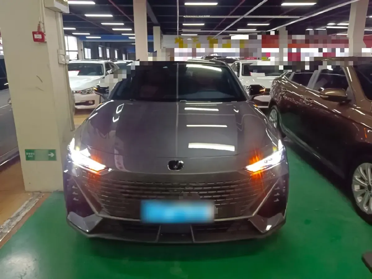 2022 ChangAn UNI-V 1.5T 188HP L4 7DCT,autocango,china used car exporter,china ev exporter,chinese used car exporter,chinese used ev exporter