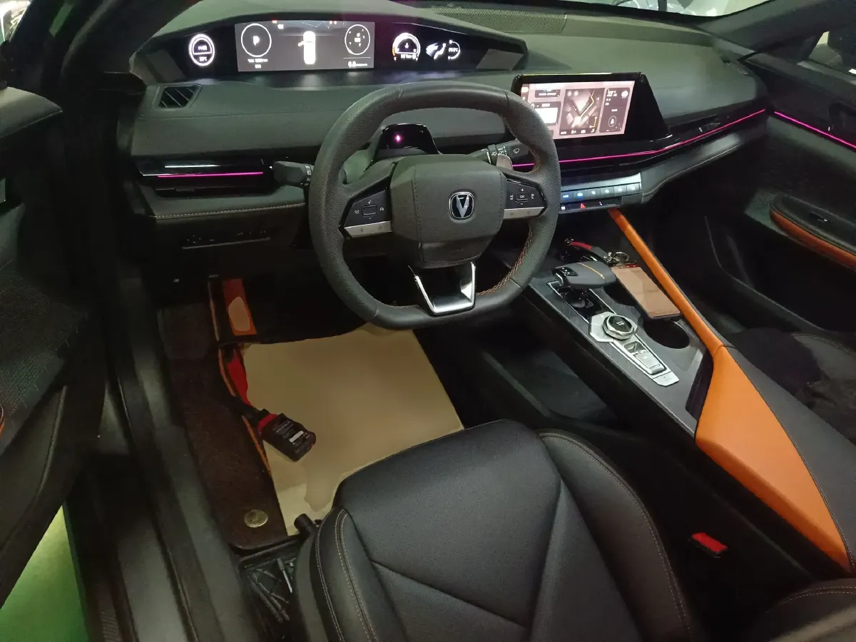 2022 ChangAn UNI-V 1.5T 188HP L4 7DCT,autocango,china used car exporter,china ev exporter,chinese used car exporter,chinese used ev exporter