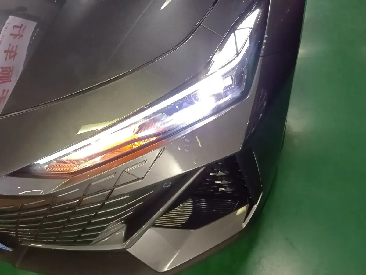 2022 ChangAn UNI-V 1.5T 188HP L4 7DCT,autocango,china used car exporter,china ev exporter,chinese used car exporter,chinese used ev exporter