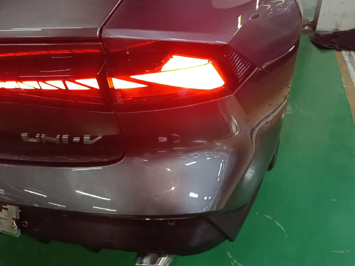 2022 ChangAn UNI-V 1.5T 188HP L4 7DCT,autocango,china used car exporter,china ev exporter,chinese used car exporter,chinese used ev exporter