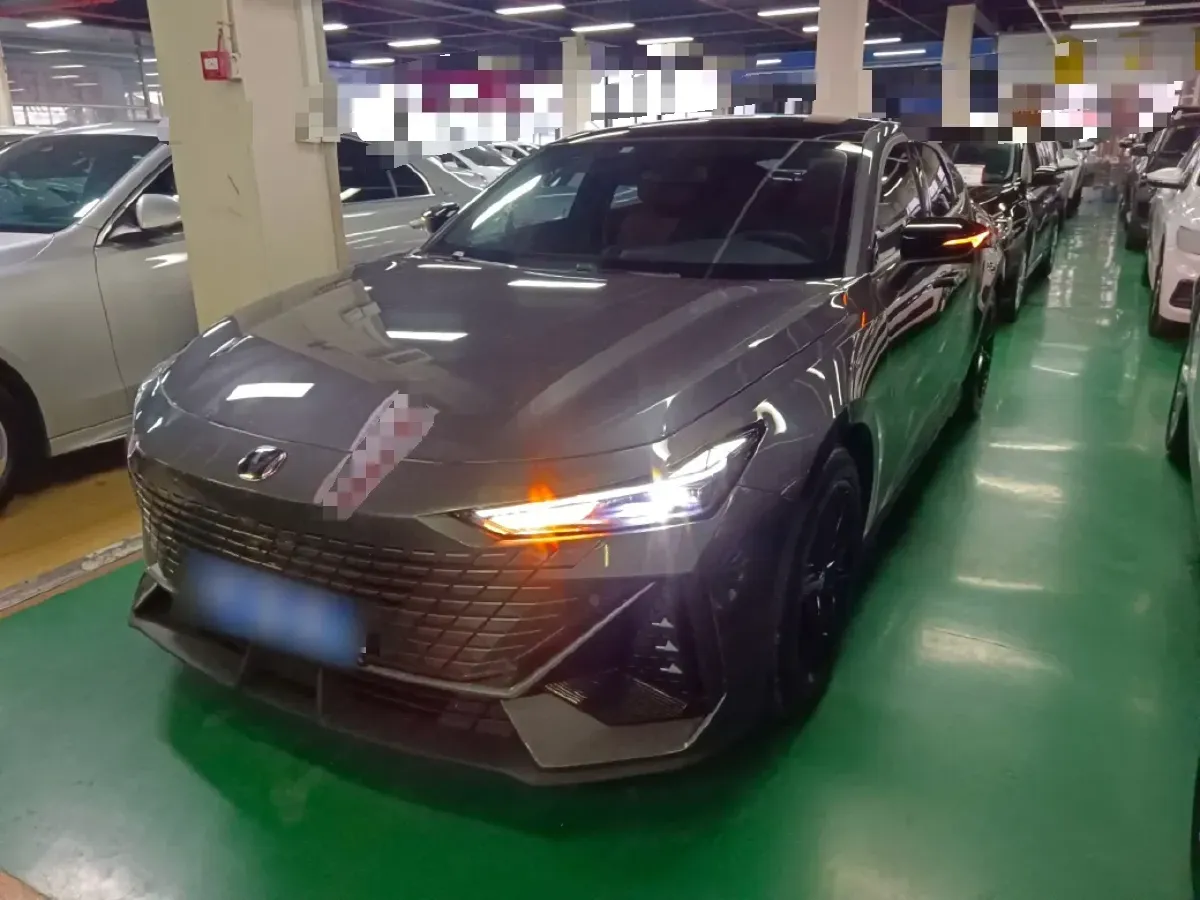 2022 ChangAn UNI-V 1.5T 188HP L4 7DCT,autocango,china used car exporter,china ev exporter,chinese used car exporter,chinese used ev exporter