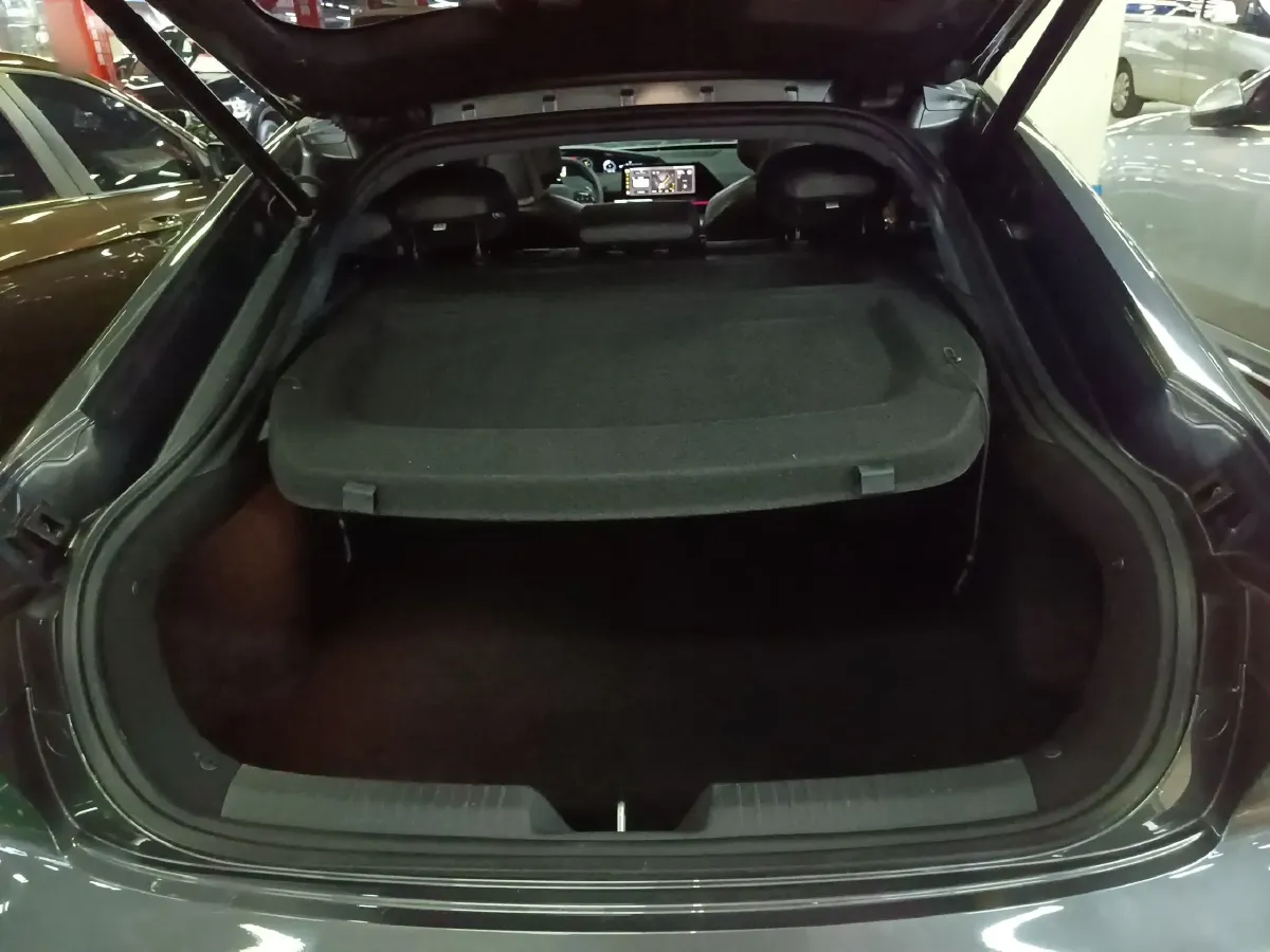 2022 ChangAn UNI-V 1.5T 188HP L4 7DCT,autocango,china used car exporter,china ev exporter,chinese used car exporter,chinese used ev exporter