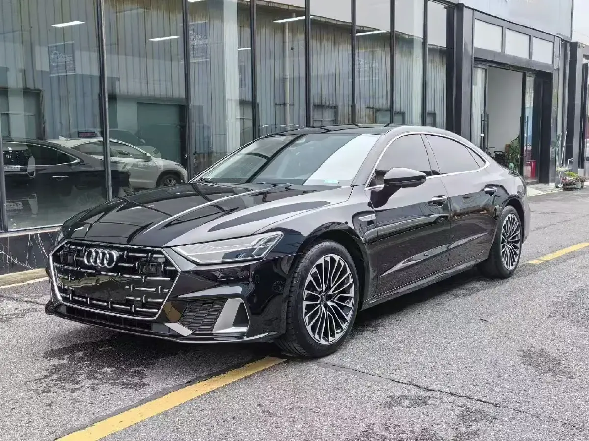 2024 Audi A7L 2.0T 245HP L4 7DCT