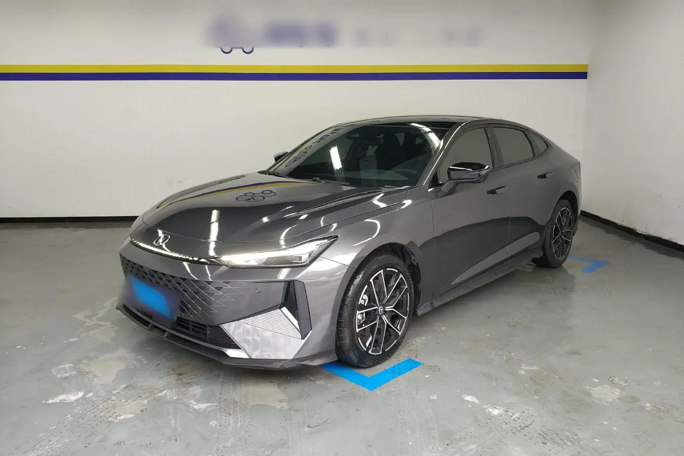 2024 ChangAn UNI-V iDD 1.5L 110HP L4 E-CVT PHEV 18.99KWH