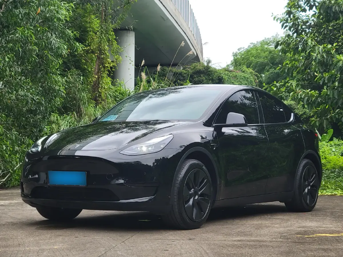 2023 Tesla Model Y BEV 60KWH