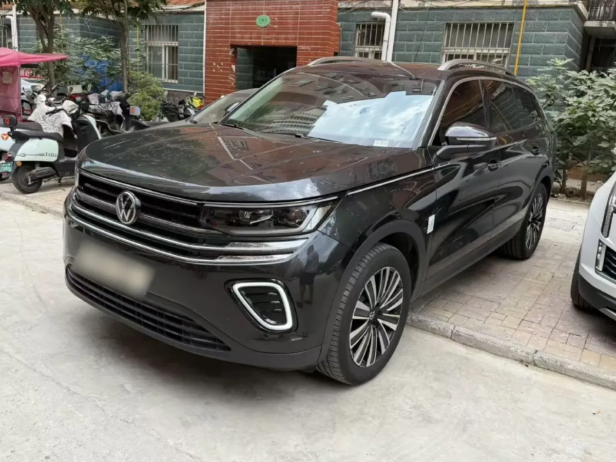 2023 Volkswagen Tavendor 2.0T 186HP L4 7DCT,autocango,china used car exporter,china ev exporter,chinese used car exporter,chinese used ev exporter