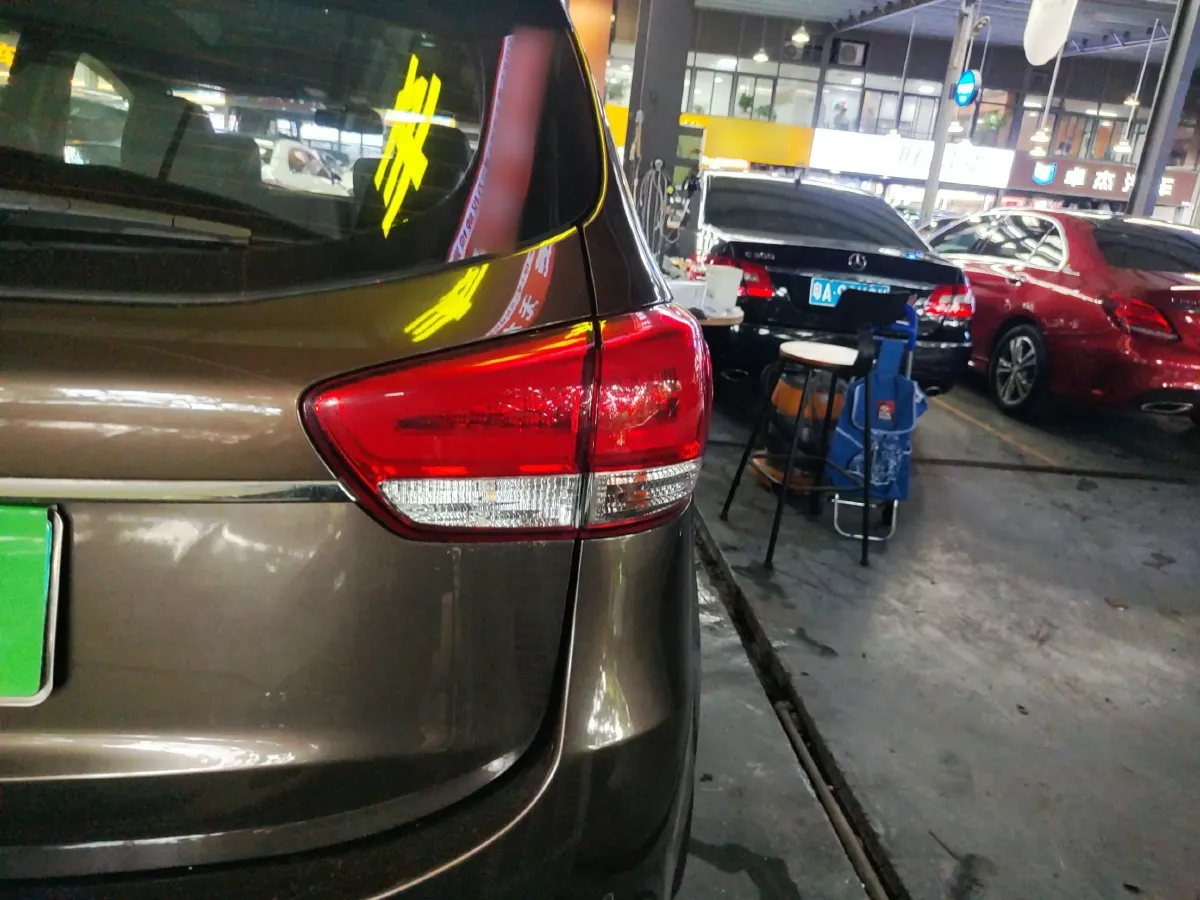 2013 Kia Carens 2.0L 152HP L4 6AT,autocango,china used car exporter,china ev exporter,chinese used car exporter,chinese used ev exporter