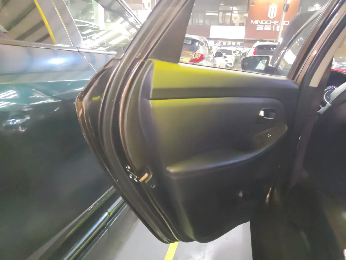 2013 Kia Carens 2.0L 152HP L4 6AT,autocango,china used car exporter,china ev exporter,chinese used car exporter,chinese used ev exporter