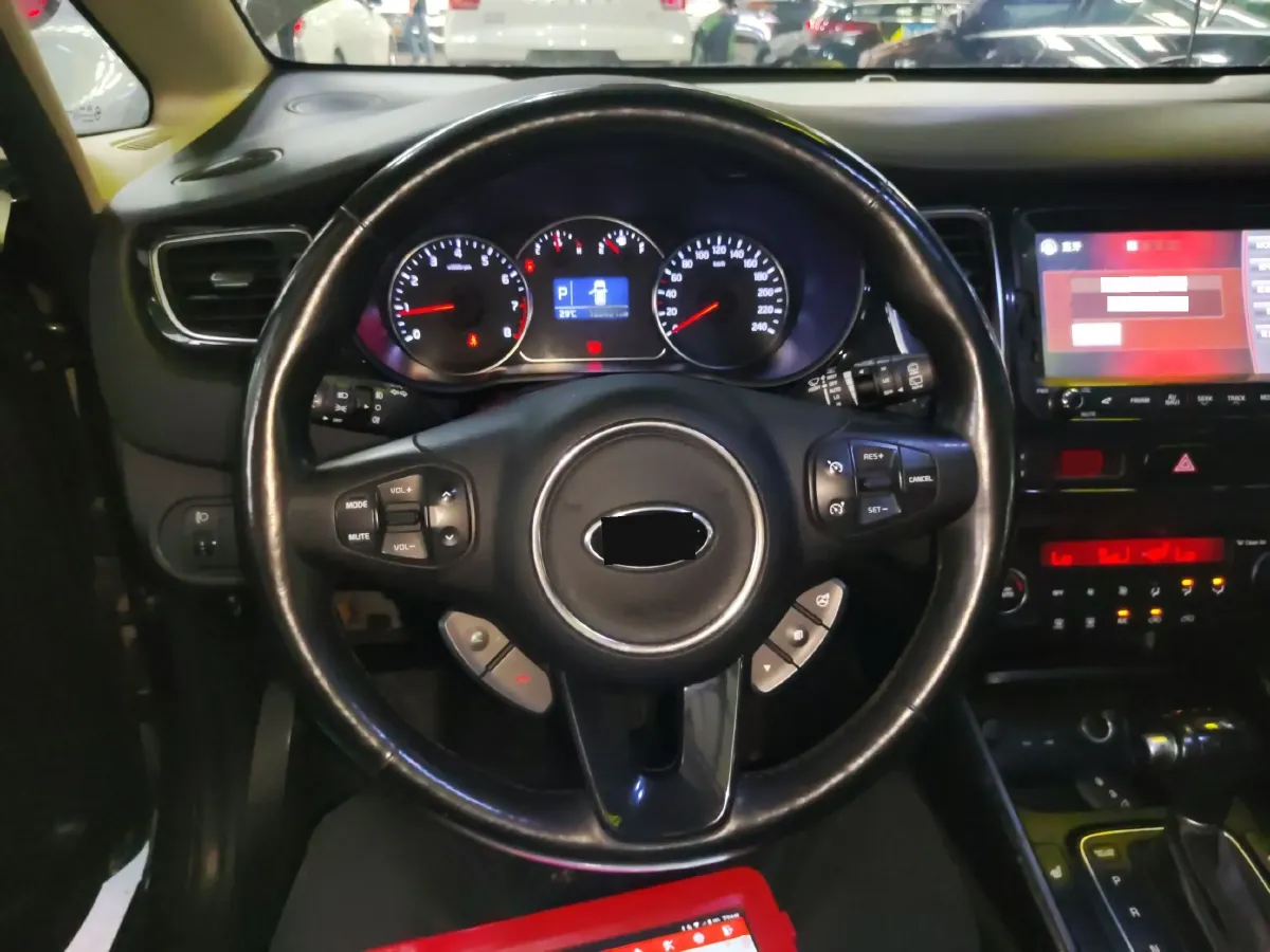 2013 Kia Carens 2.0L 152HP L4 6AT,autocango,china used car exporter,china ev exporter,chinese used car exporter,chinese used ev exporter