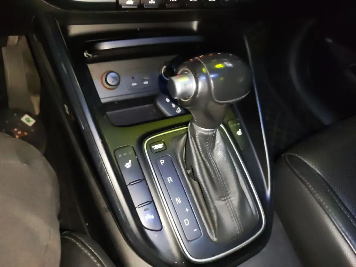 2013 Kia Carens 2.0L 152HP L4 6AT,autocango,china used car exporter,china ev exporter,chinese used car exporter,chinese used ev exporter