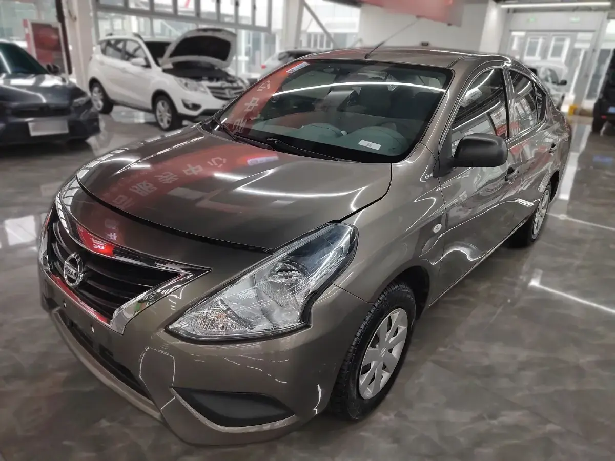 2015 Nissan Sunny 1.5L 112HP L4 CVT