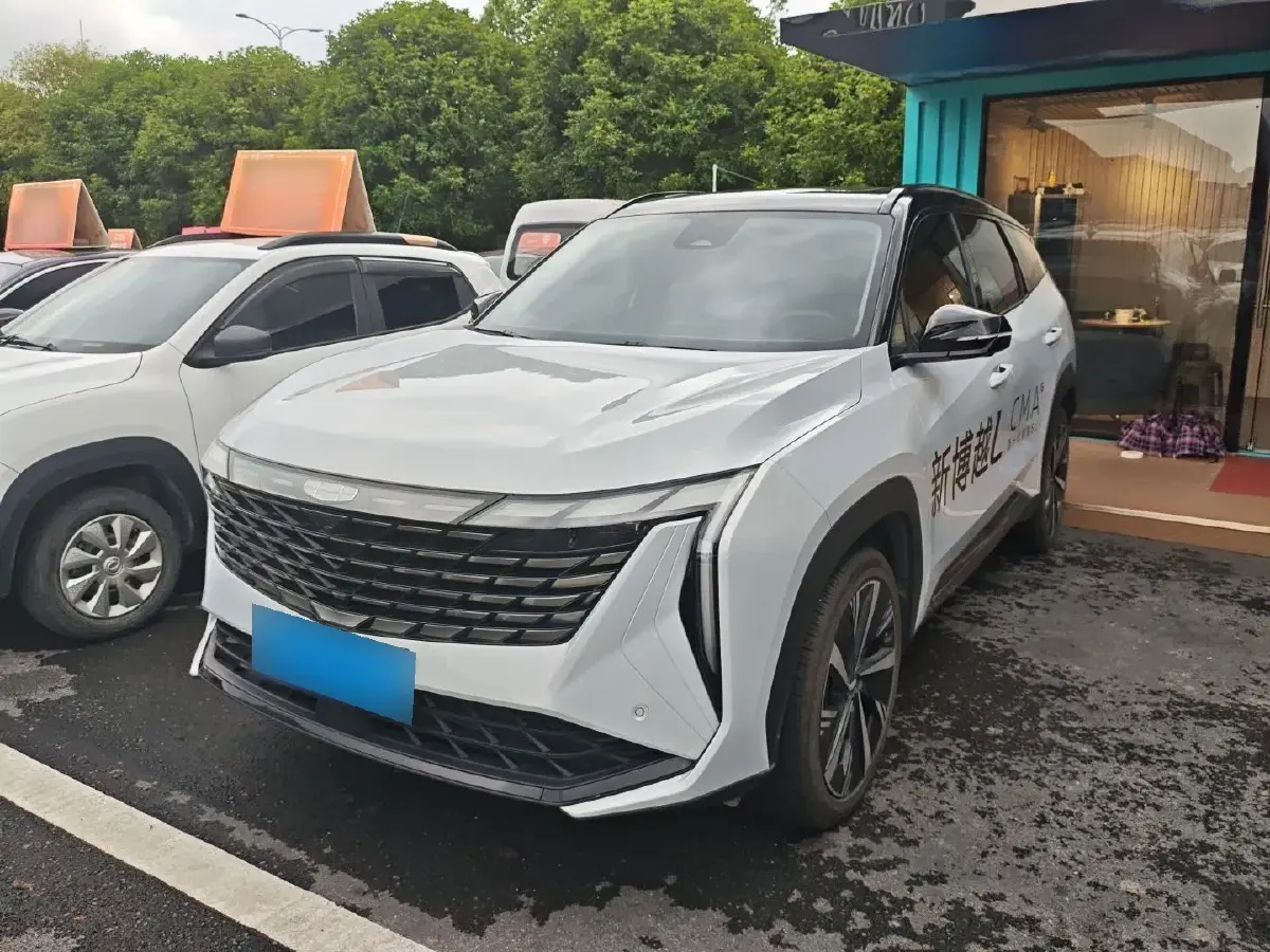 2024 Geely StarRay 1.5T 181HP L4 7DCT