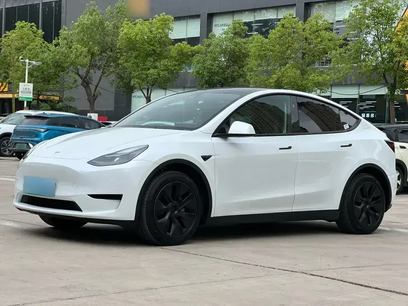 2024 Tesla Model Y BEV 60KWH
