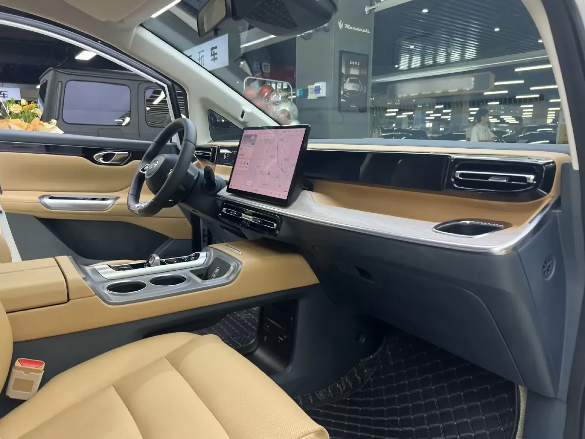 2024 GAC Trumpchi E8 2.0L 140HP L4 2DHT PHEV 25.57KWH,autocango,china used car exporter,china ev exporter,chinese used car exporter,chinese used ev exporter