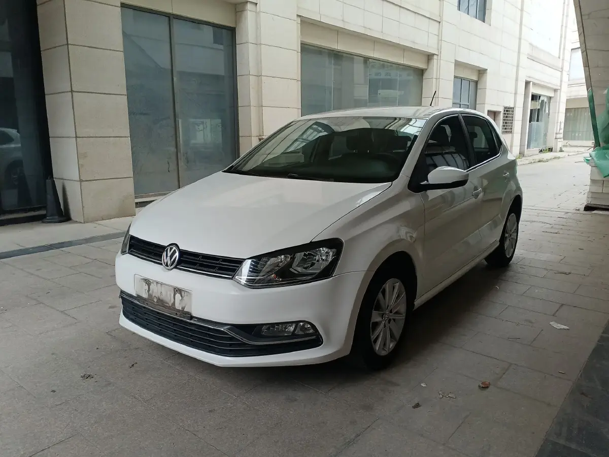 2014 Volkswagen Polo 1.4L 90HP L4 6AT